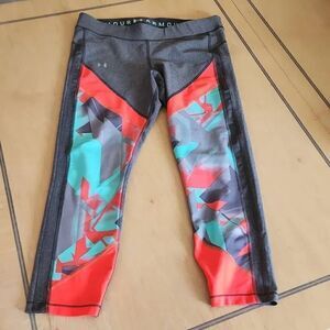 Under Armour gray and orange capri legging women's size L